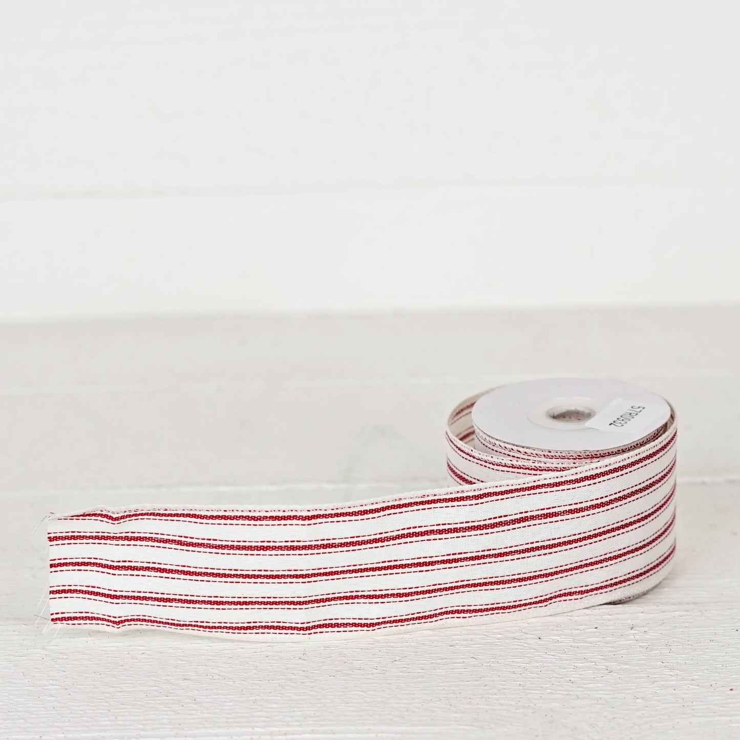 57R0932 - 2.5inWx10Yard Wired Ribbon-French Red White Stripe