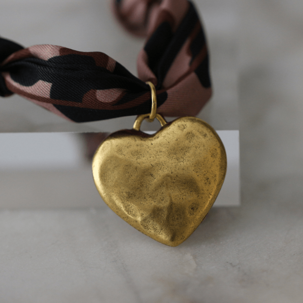 Savannah Heart Scarf Necklace - themonogram manor