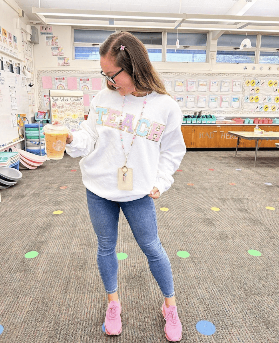 Teach Letter Patch Crewneck Sweatshirt - themonogram manor