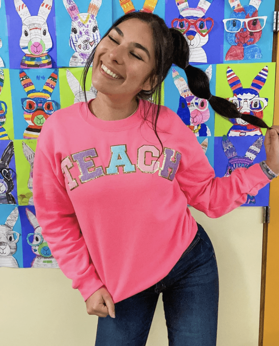 Teach Letter Patch Crewneck Sweatshirt - themonogram manor