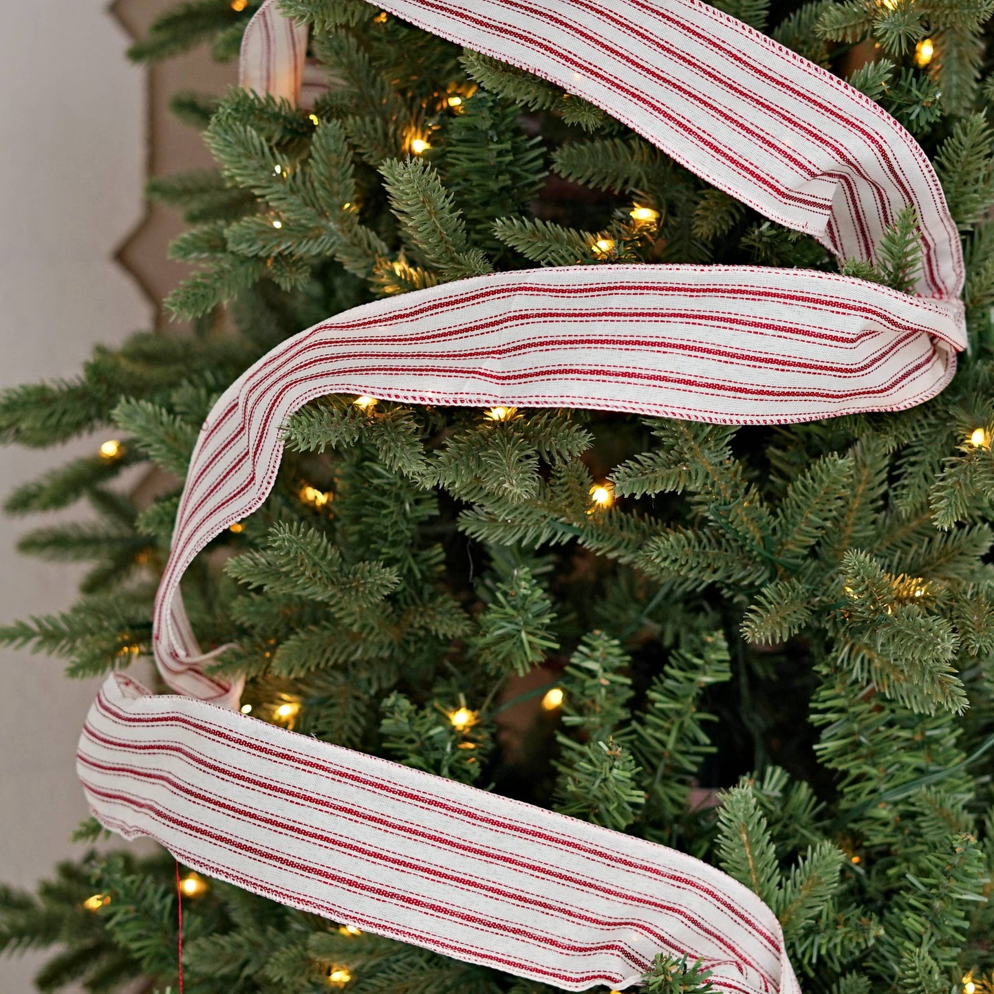 57R0932 - 2.5inWx10Yard Wired Ribbon-French Red White Stripe