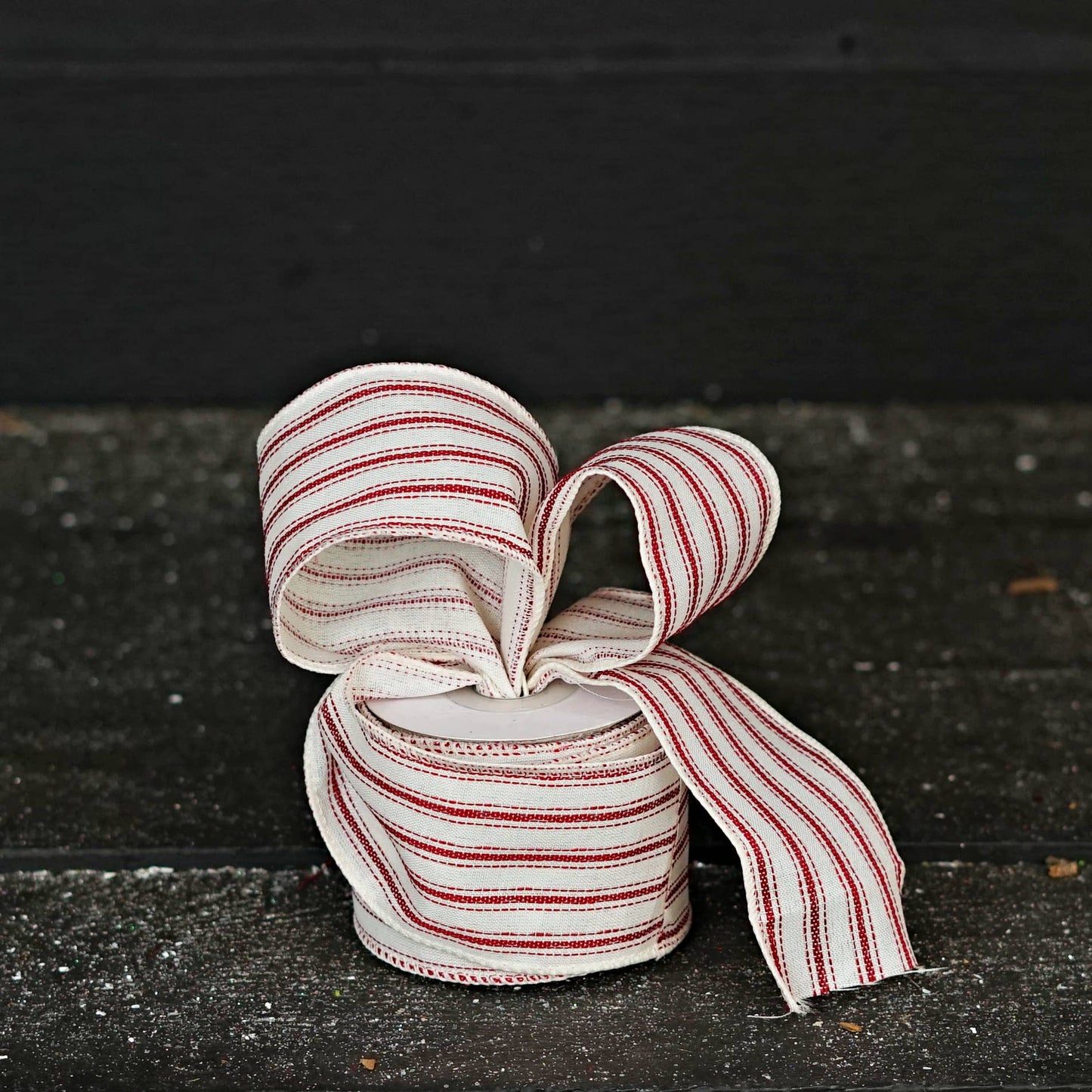 57R0932 - 2.5inWx10Yard Wired Ribbon-French Red White Stripe