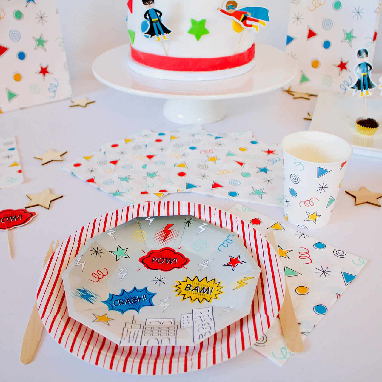 Red Fine stripes plates (Set of 8)