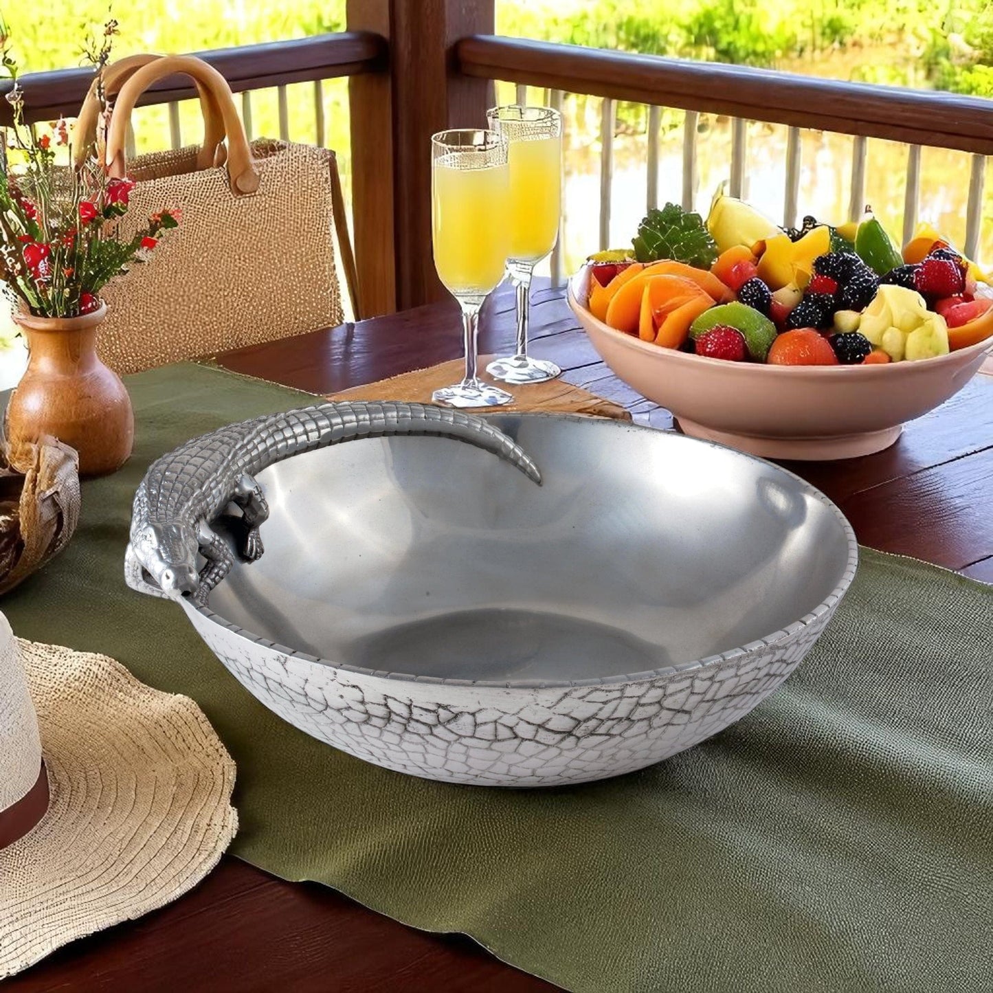 Alligator Figural 12 Bowl