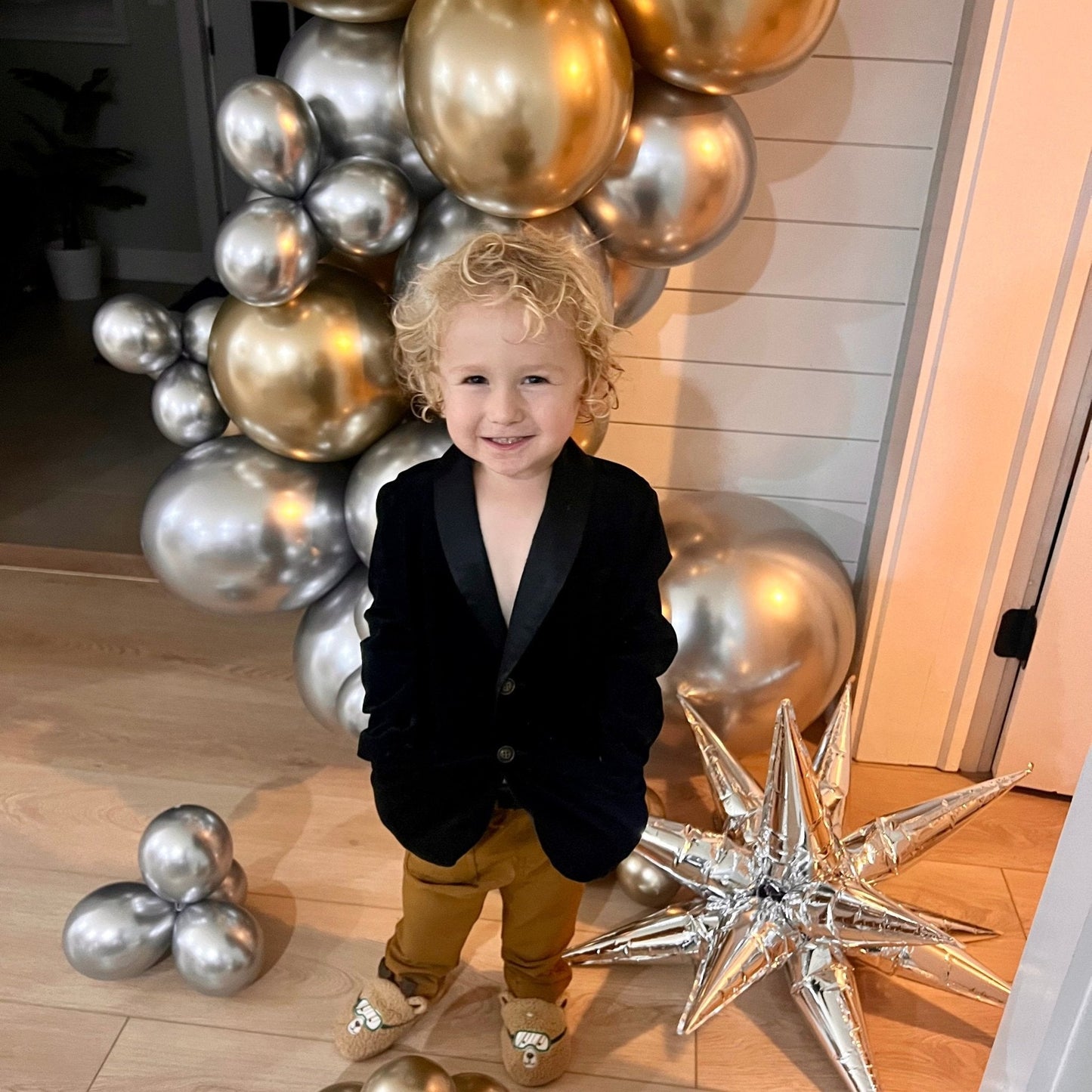 Classic Glitz & Glam Silver & Gold Balloon Arch – 8ft