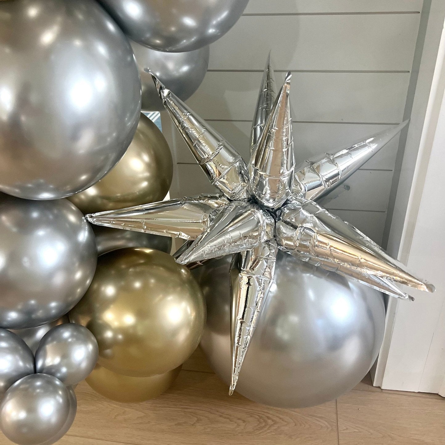 Classic Glitz & Glam Silver & Gold Balloon Arch – 8ft