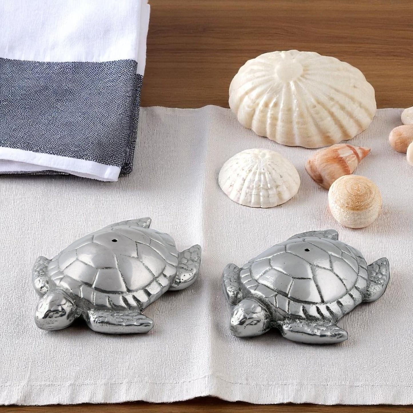 Sea Turtle Salt and Pepper Set - themonogram manor 