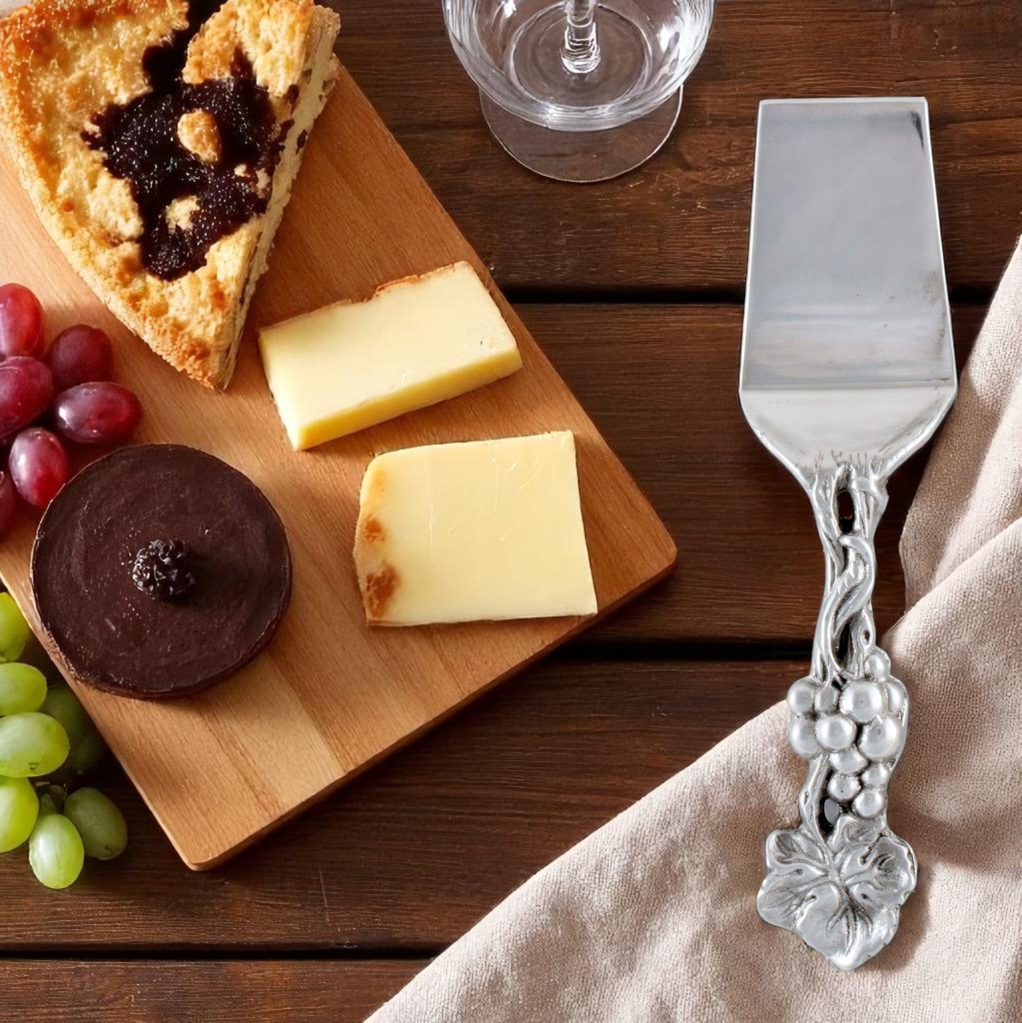 Grape Cake/Lasagna Server - themonogram manor 