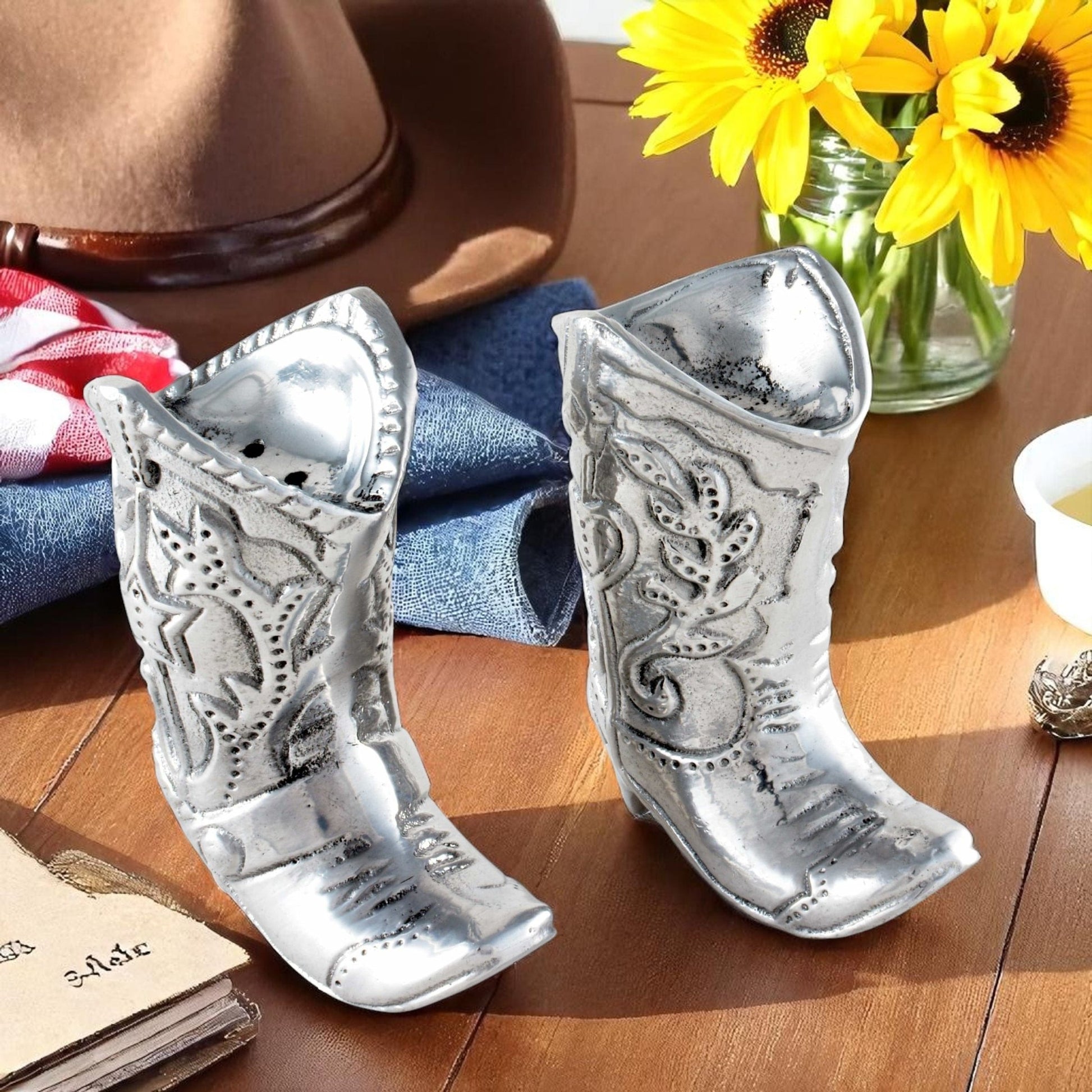 Cowboy Boot Salt and Pepper Set - themonogram manor 