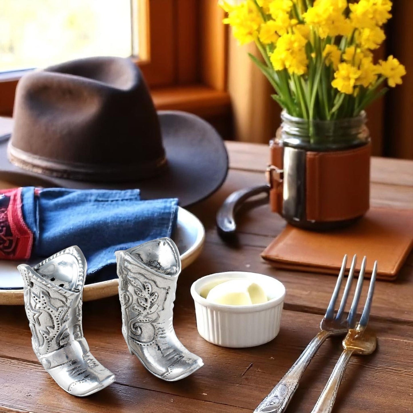 Cowboy Boot Salt and Pepper Set - themonogram manor 