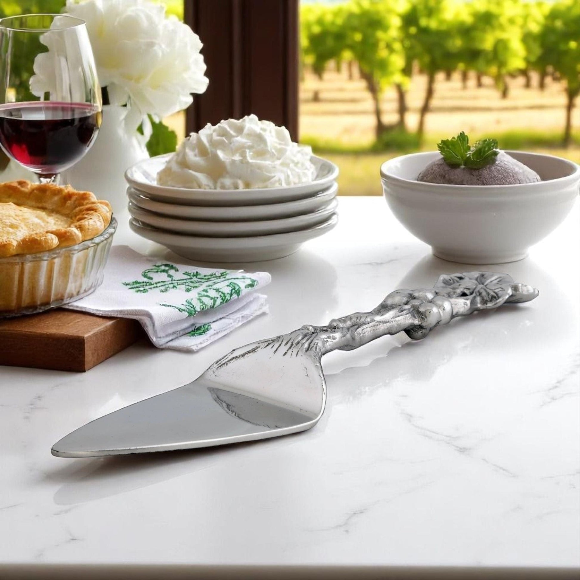 Grape Pie Server - themonogram manor 