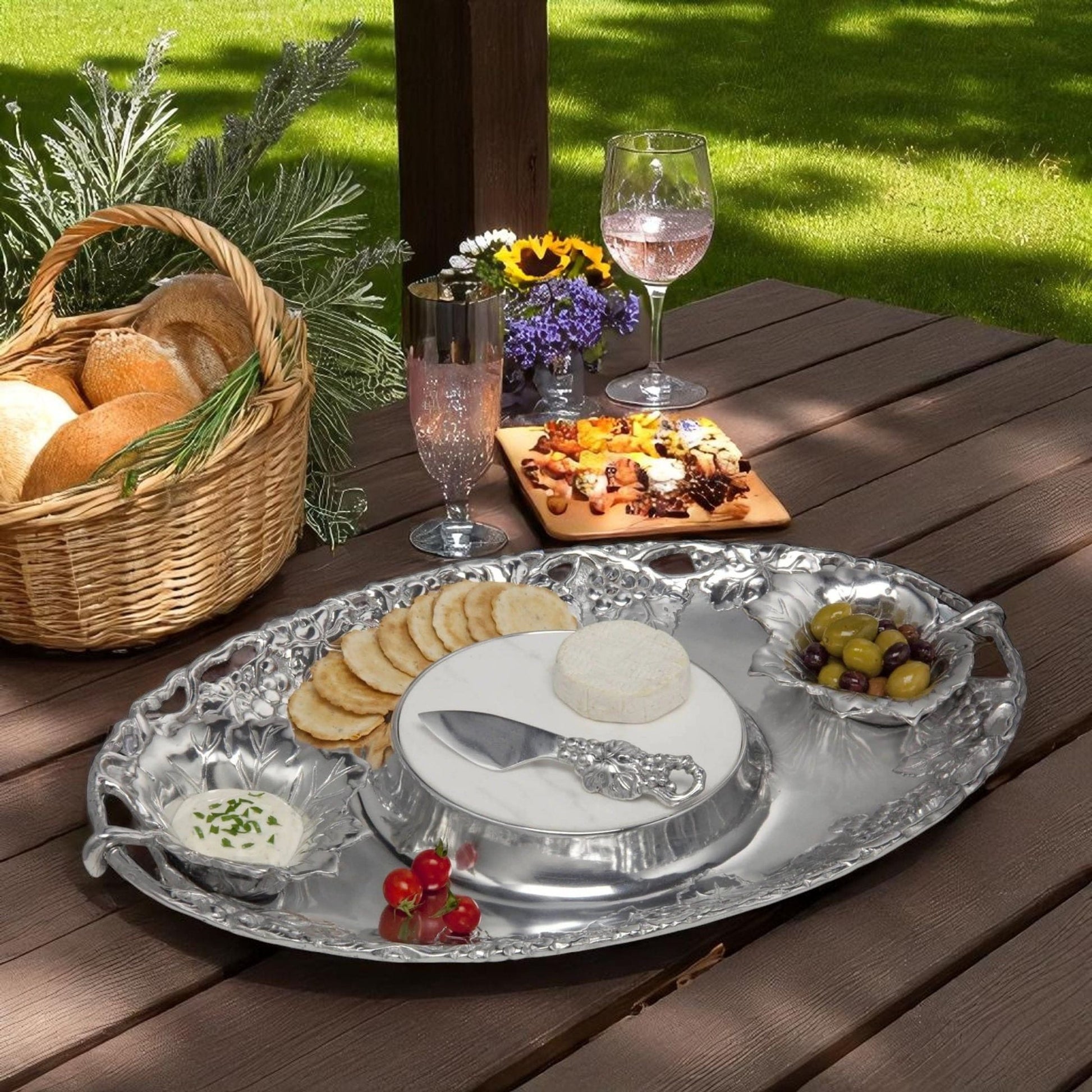 Grape Tray Entertainment Set 5 - themonogram manor 