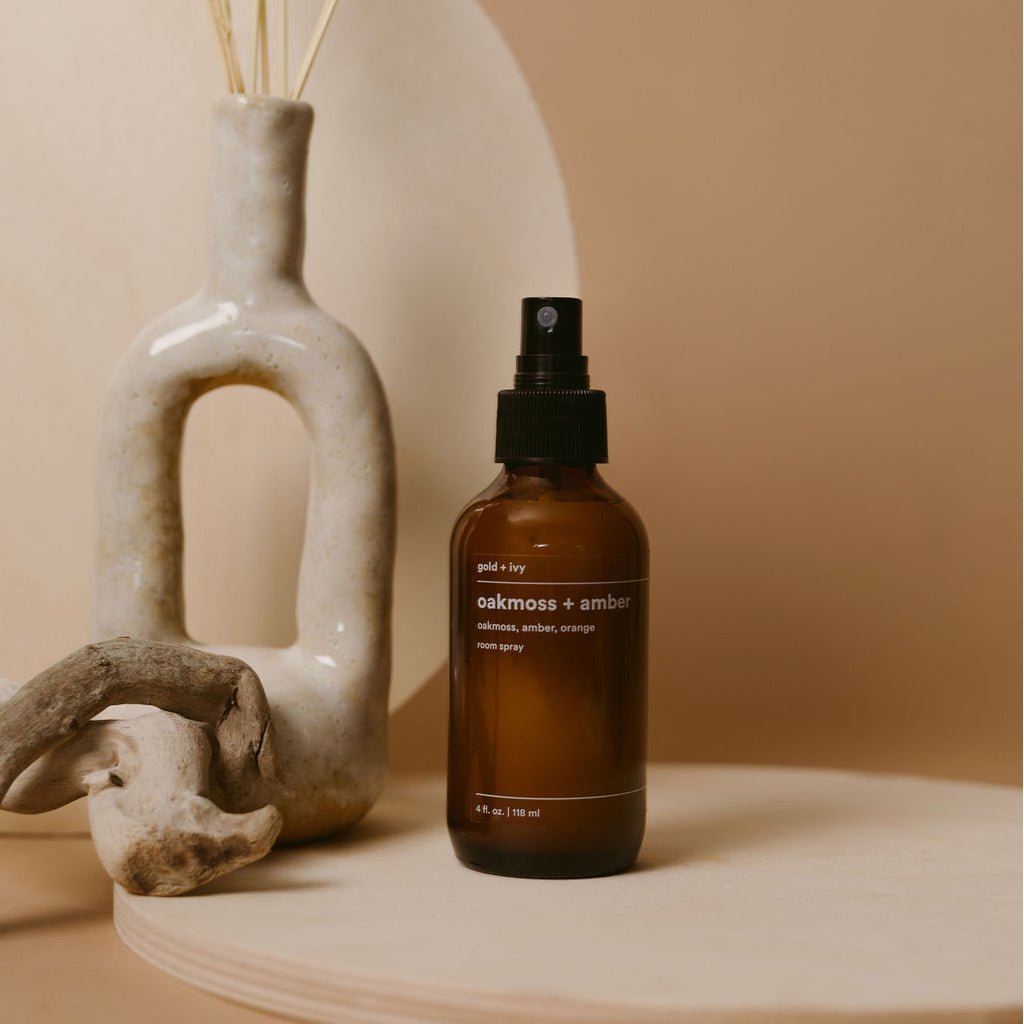 oakmoss + amber room spray - themonogram manor 