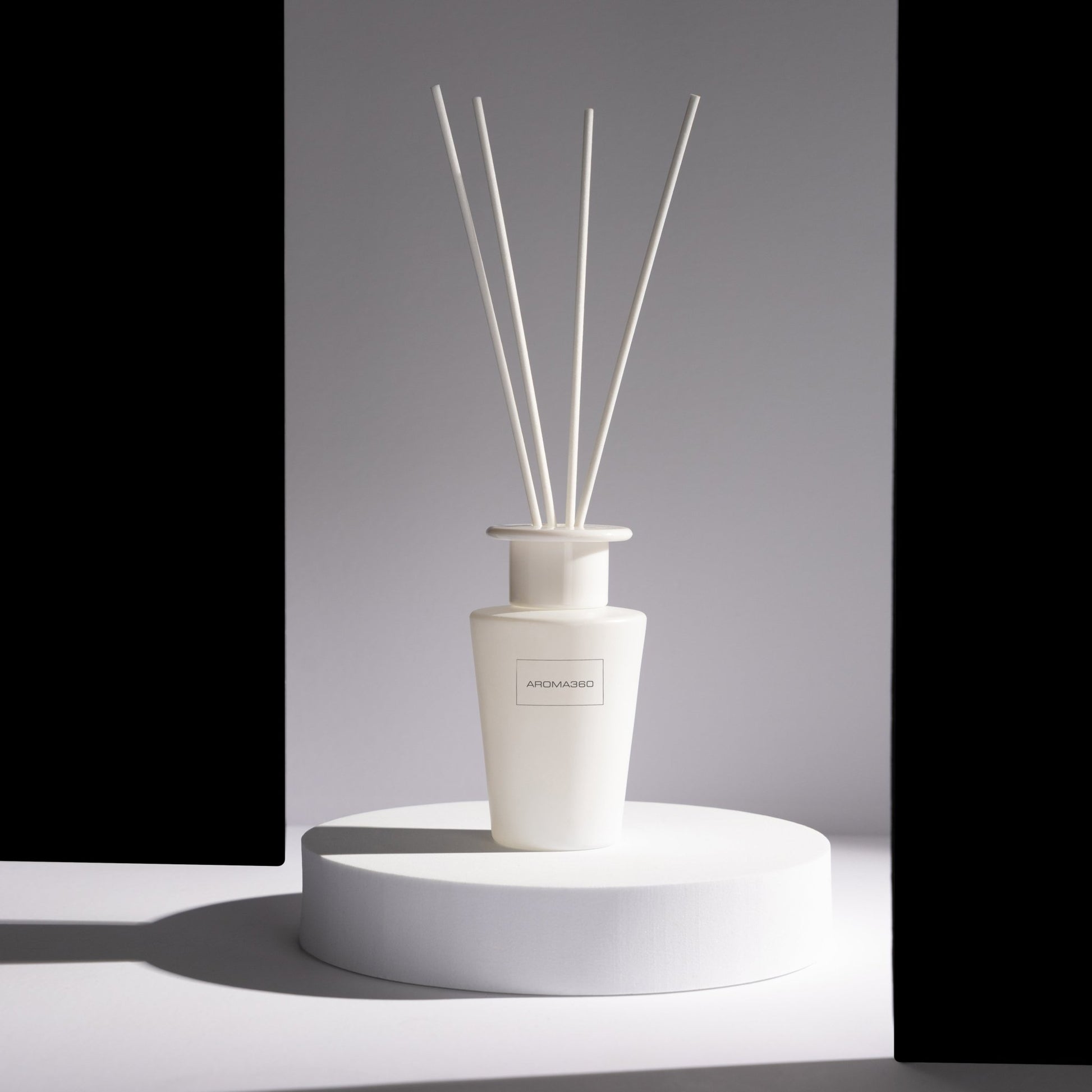 Black Velvet Reed Diffuser - themonogram manor 