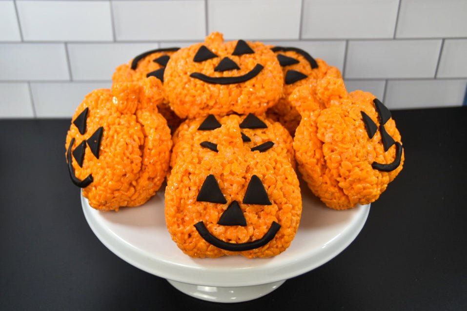 Halloween Pumpkin Jack O' Lantern Rice Crispie Treats - themonogram manor 
