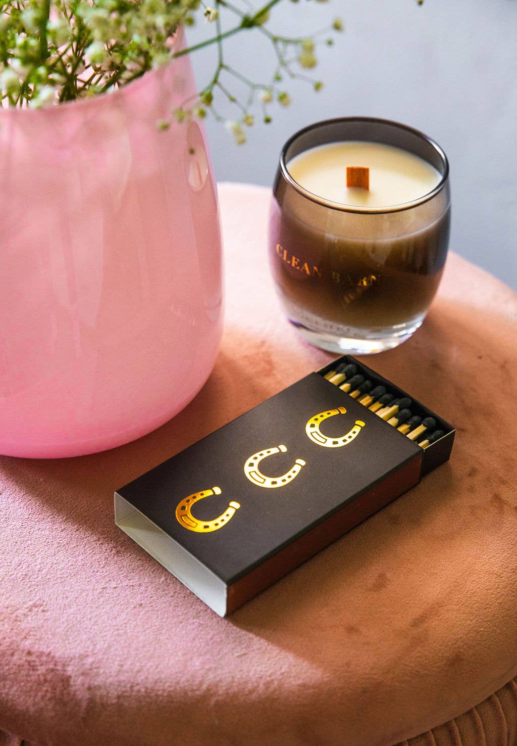 Black Oversized Horseshoe Matches with Gold Foil - themonogram manor 