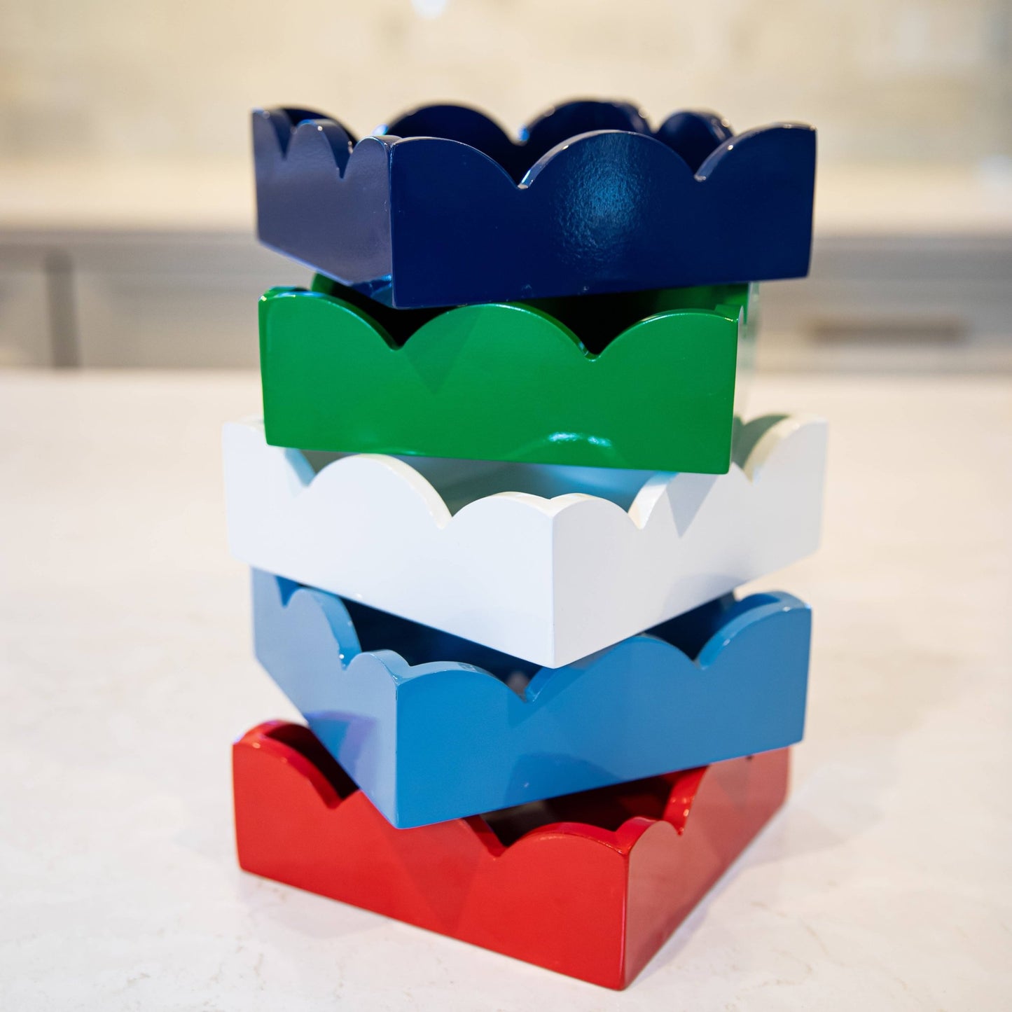 Lacquered Scalloped Napkin Holder | Green - themonogram manor 