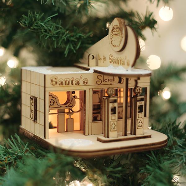 Santa's Sleigh Station Ornament - #themonogram manor #