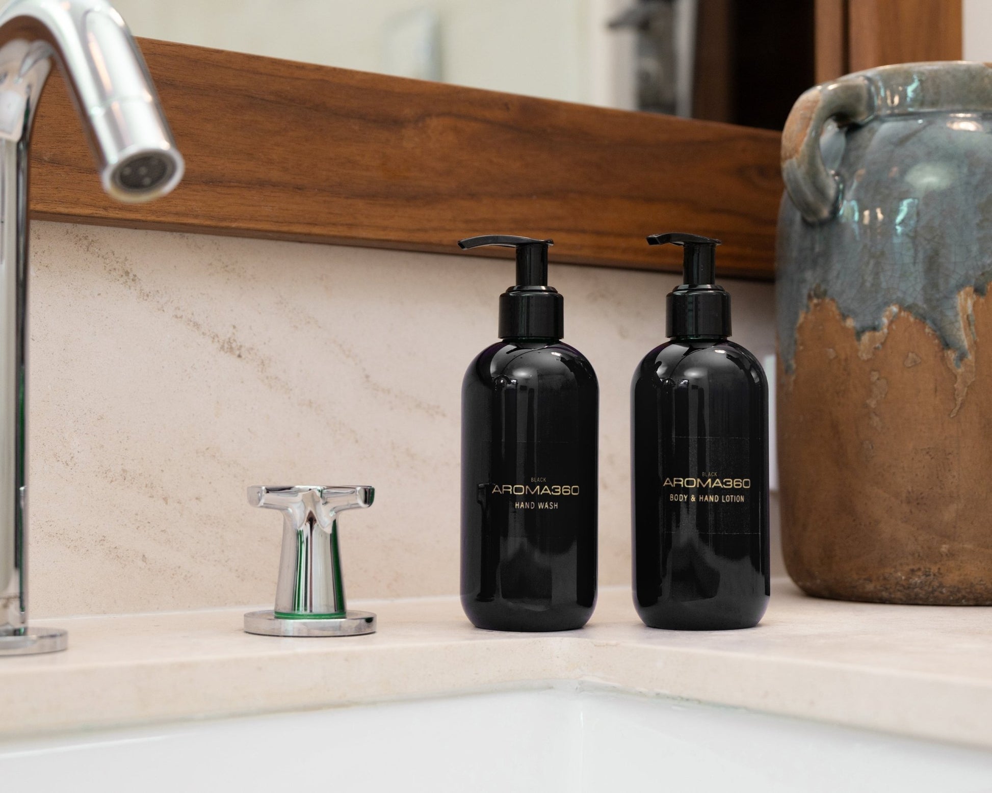 Black Body & Hand Lotion - themonogram manor 