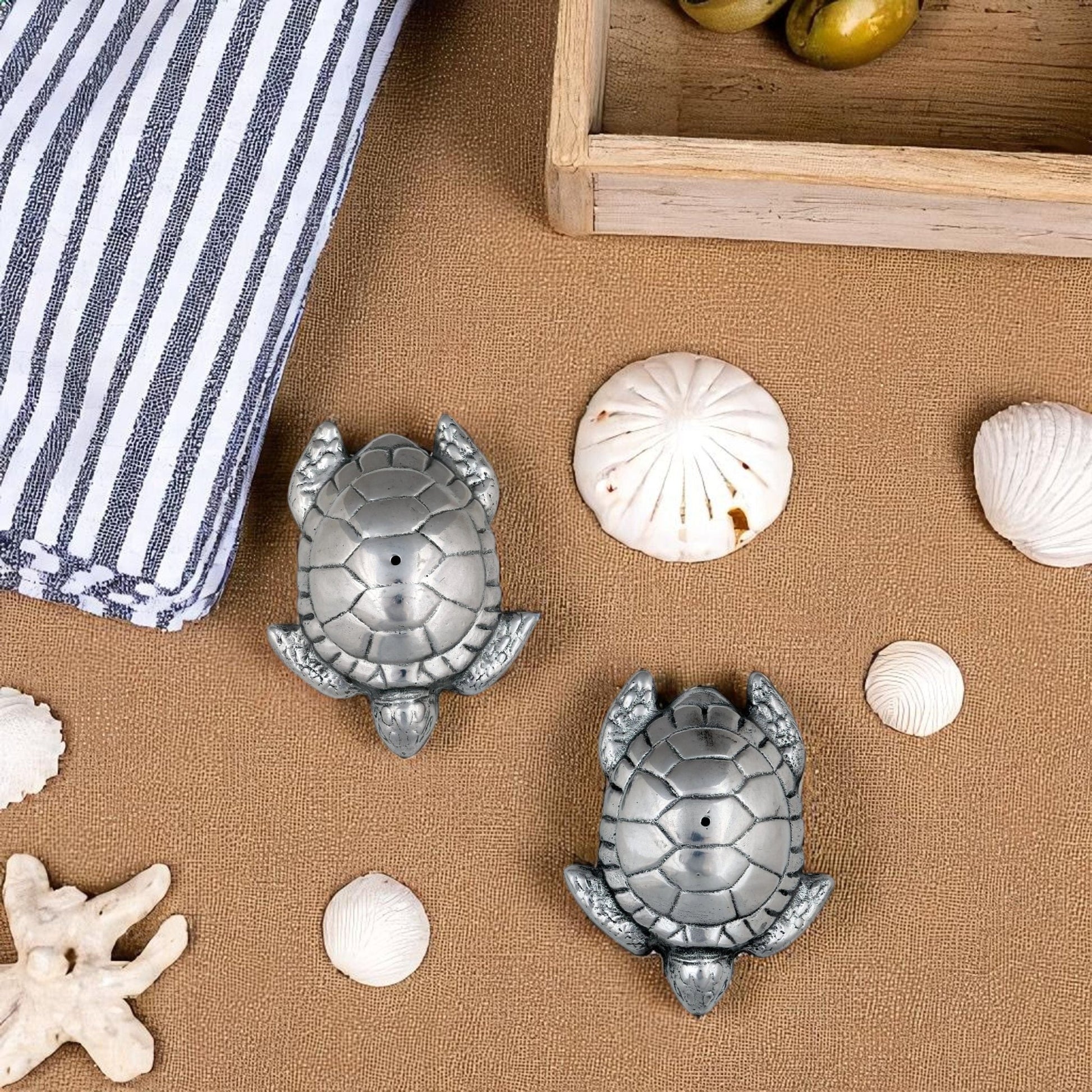 Sea Turtle Salt and Pepper Set - themonogram manor 