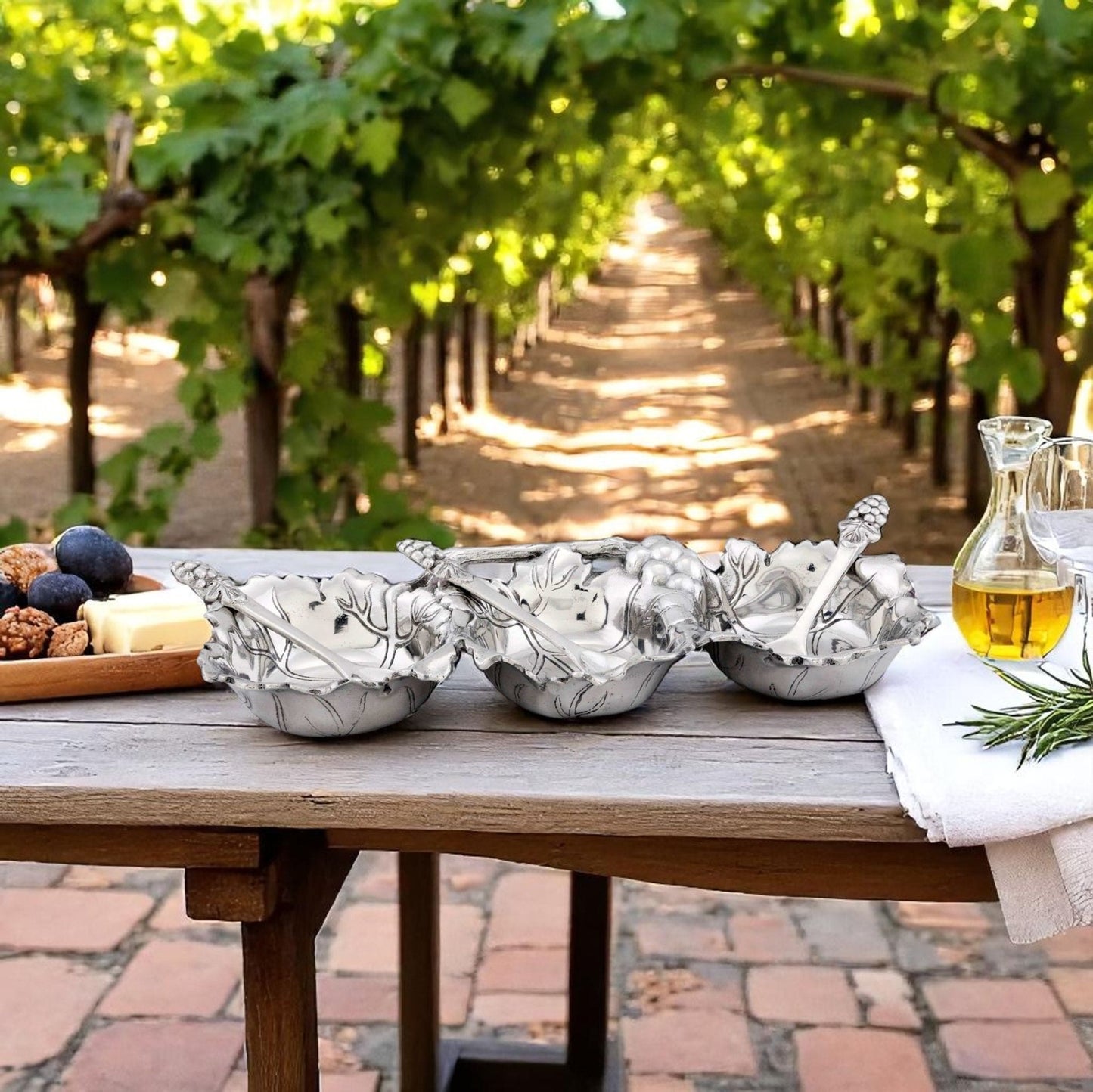 Grape Condiment Server - themonogram manor 