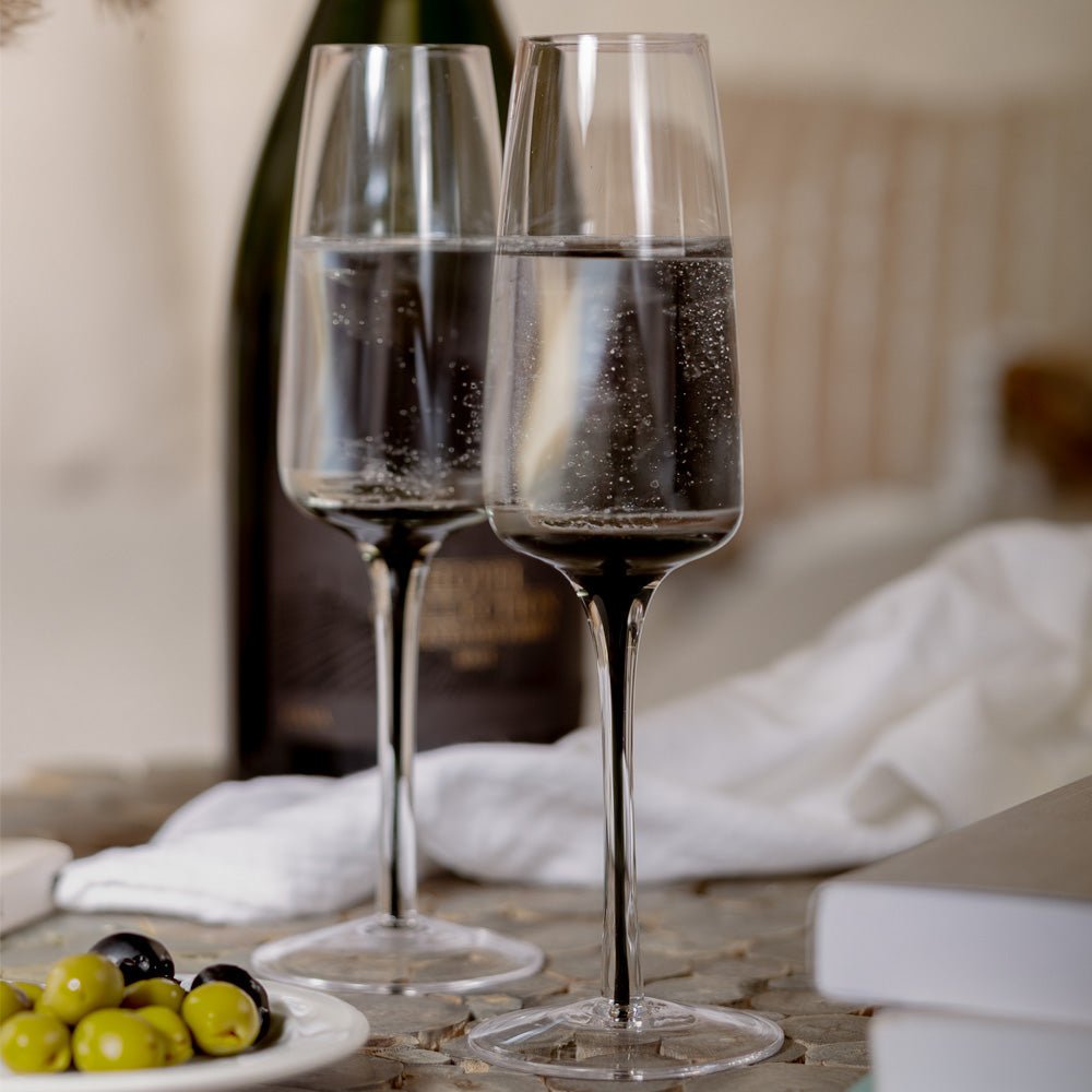 Smoke Stem Champagne Glasses - themonogram manor 