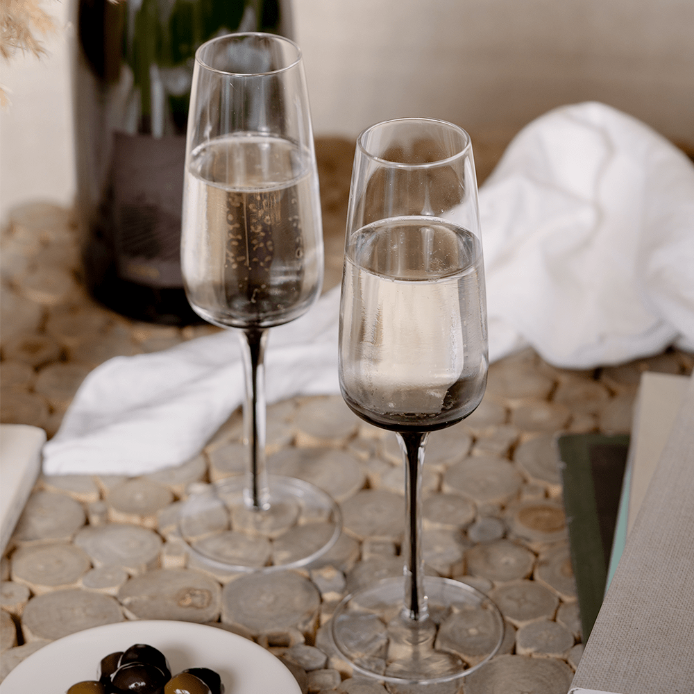 Smoke Stem Champagne Glasses - themonogram manor 