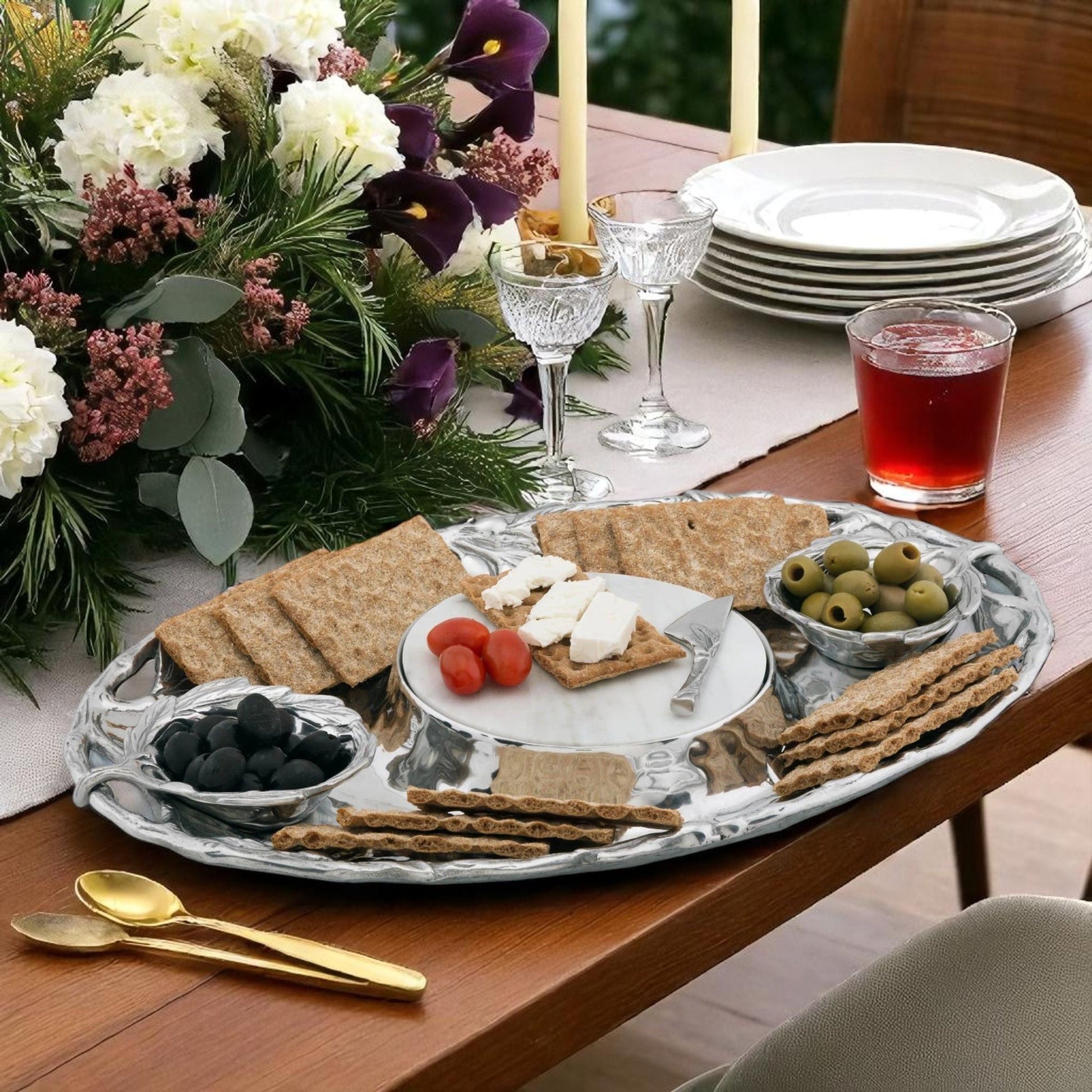 Olive Entertainment Tray - themonogram manor 