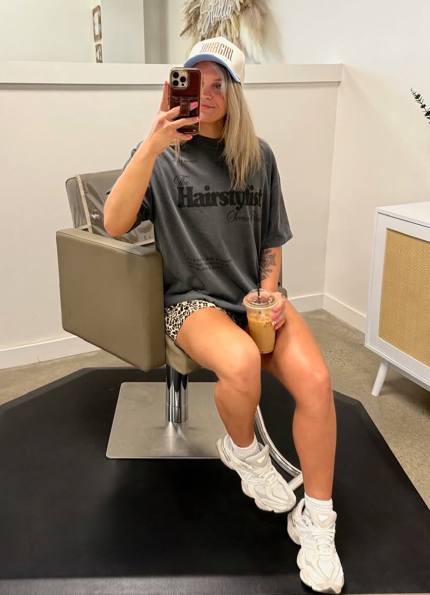 'Hairstylist Social Club' T-Shirt - themonogram manor 