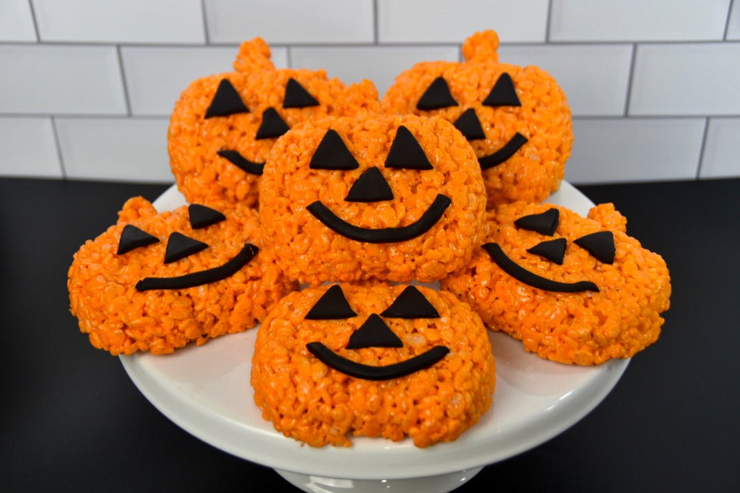 Halloween Pumpkin Jack O' Lantern Rice Crispie Treats - themonogram manor 