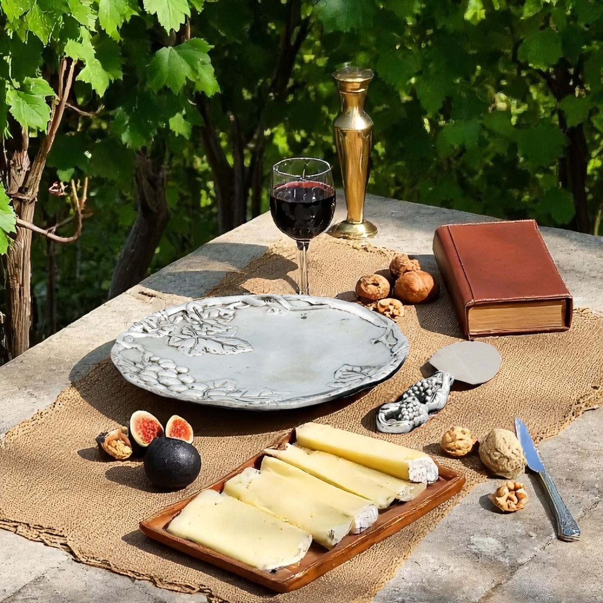 Grape Plate with Server - themonogram manor 