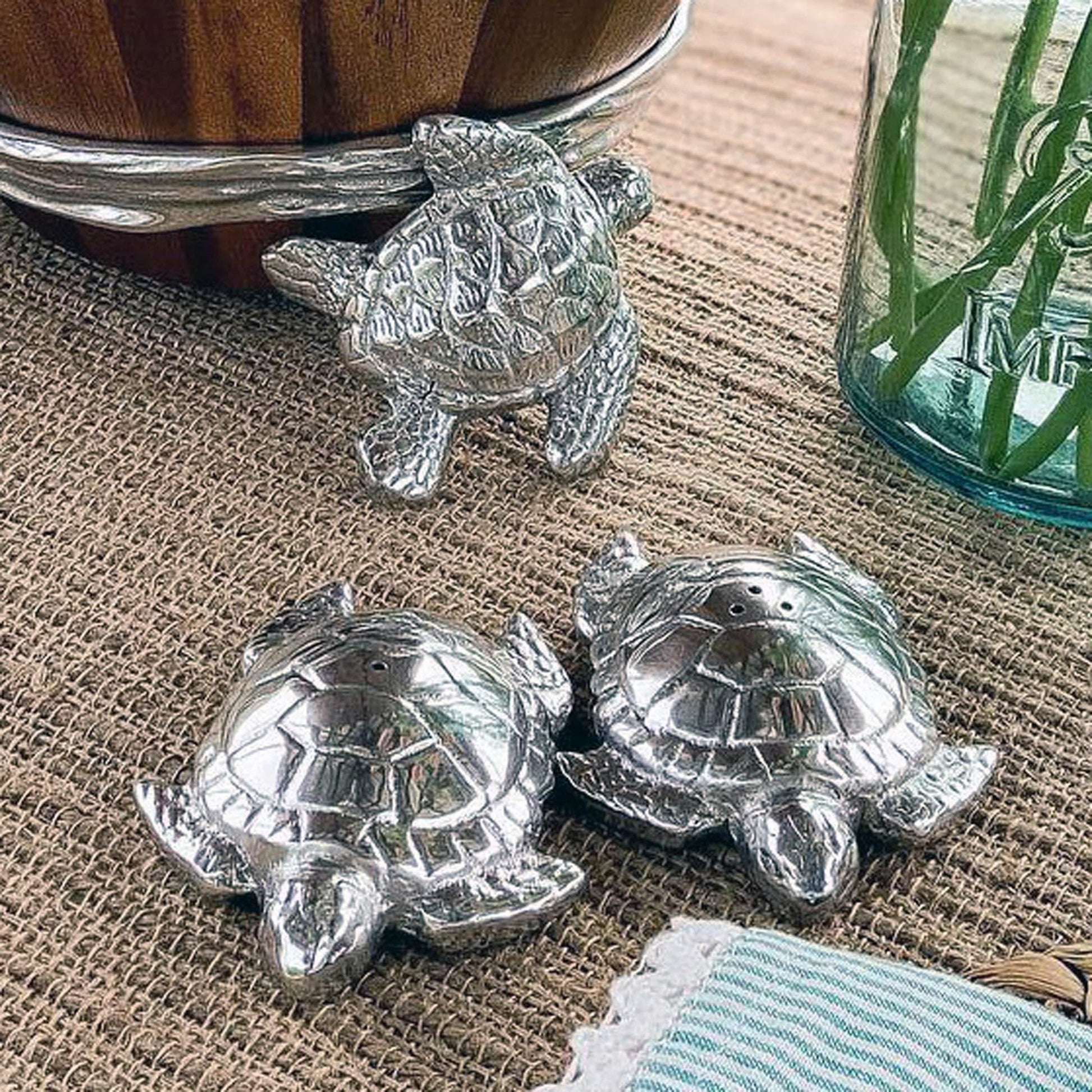 Sea Turtle Salt and Pepper Set - themonogram manor 