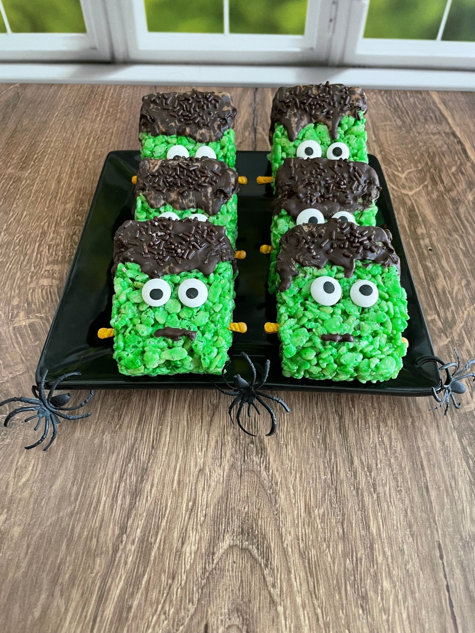 Halloween "Frankenstein" Rice Crispie Treats - themonogram manor 