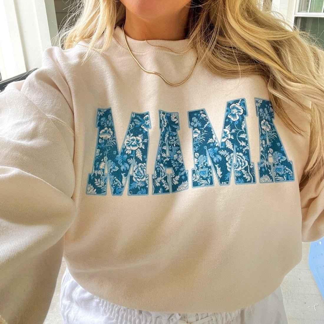 'Blue & White Chinoiserie 'Mama' Crewneck Sweatshirt - themonogram manor 