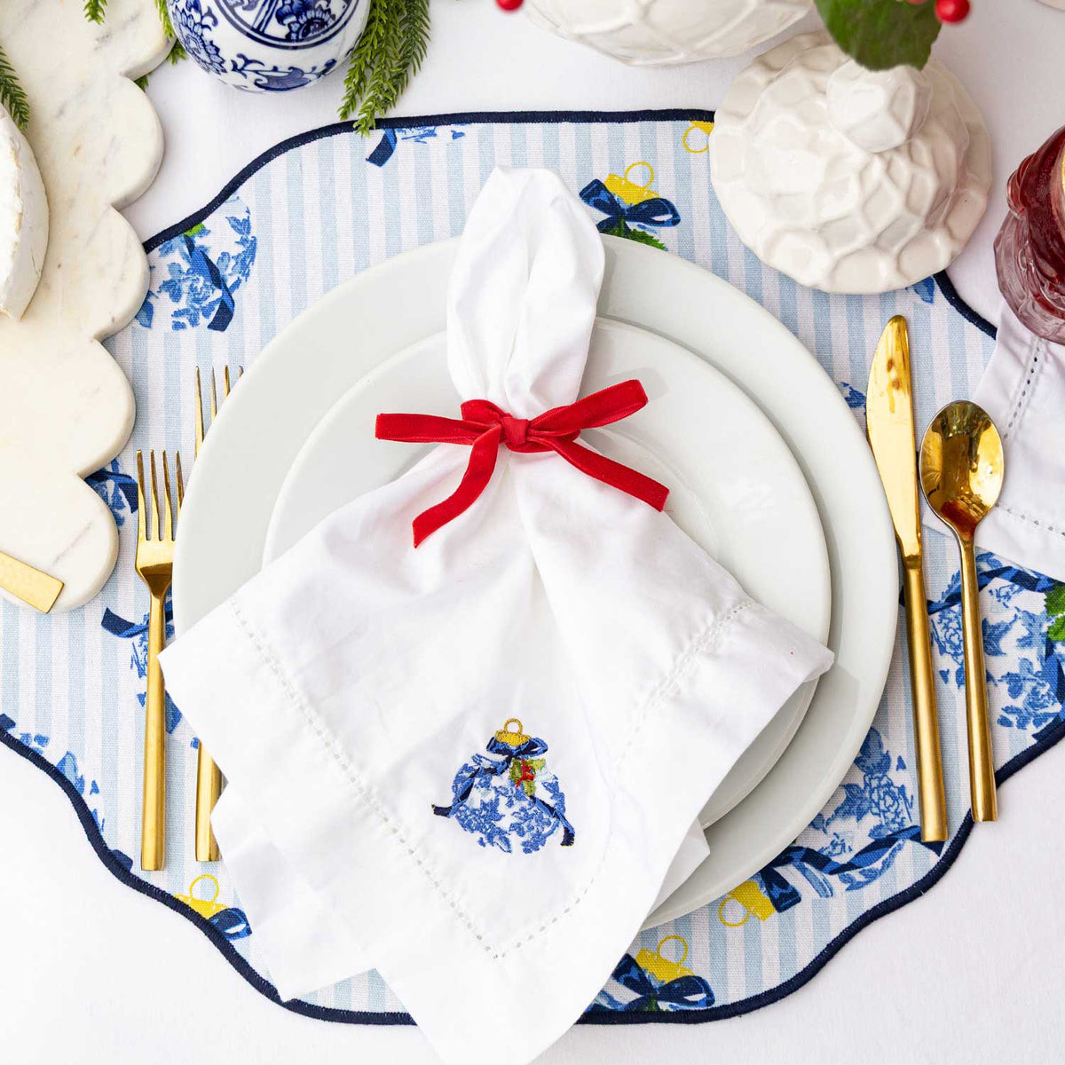 Chinoiserie Ornament Embroidered Dinner Napkin - themonogram manor 