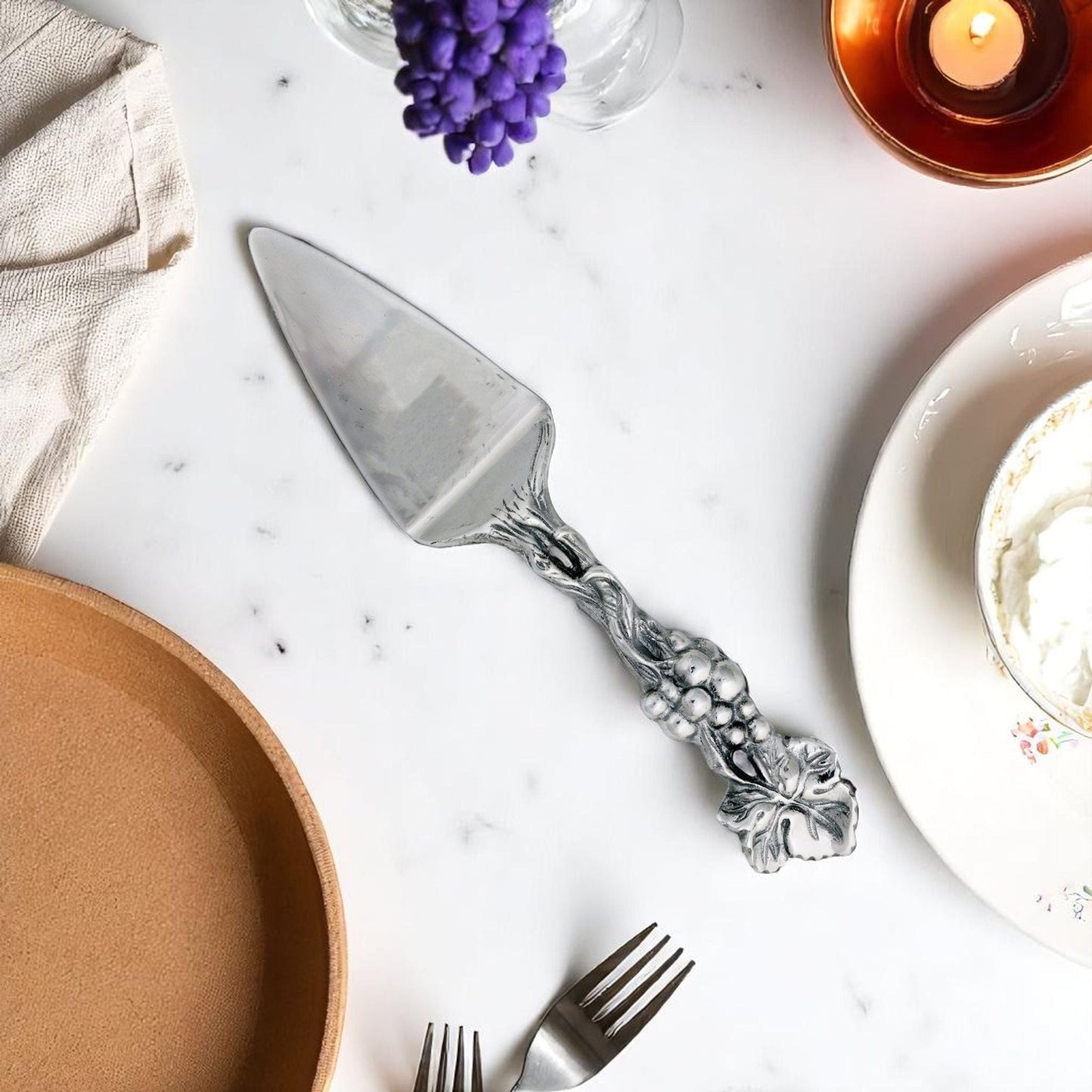 Grape Pie Server - themonogram manor 
