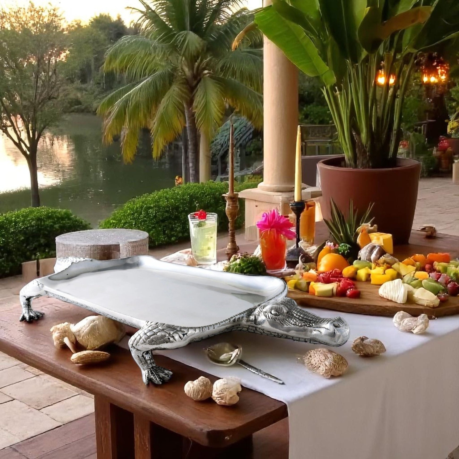 Alligator Figural Platter - themonogram manor 