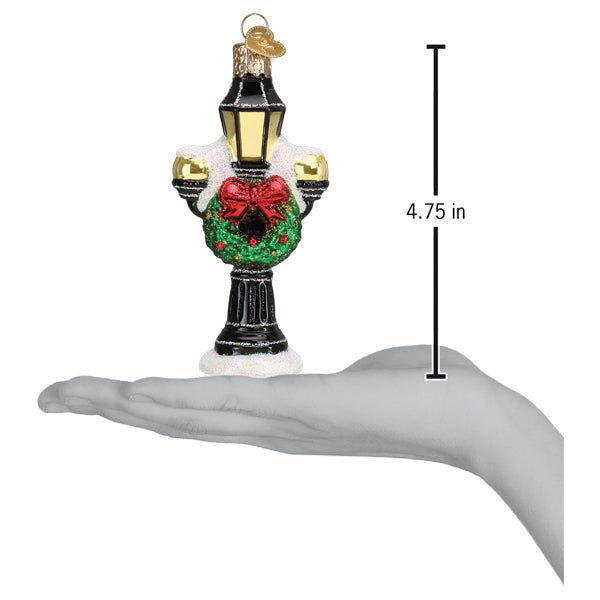 Christmas Lamp Post Ornament - #themonogram manor #