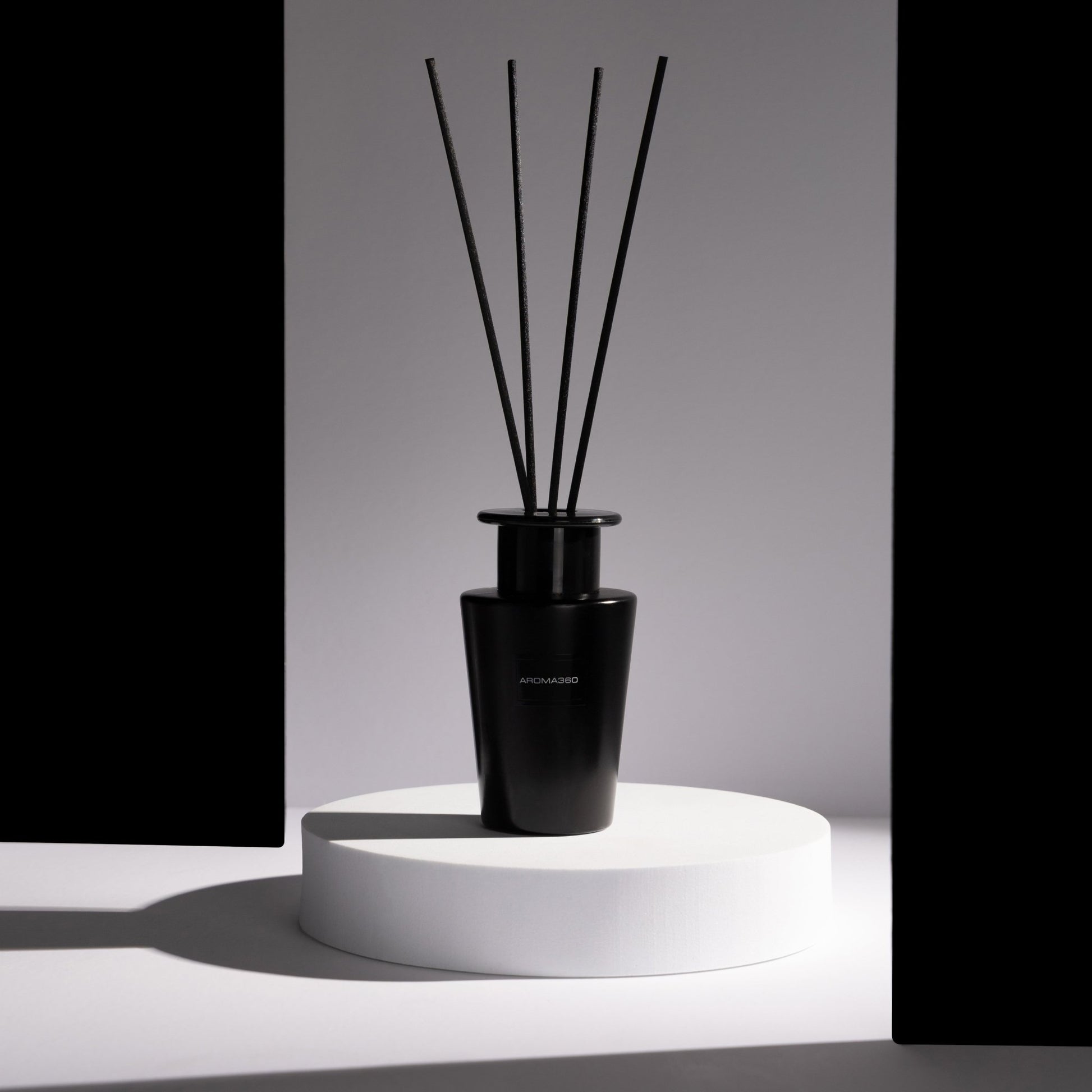 Black Velvet Reed Diffuser - themonogram manor 