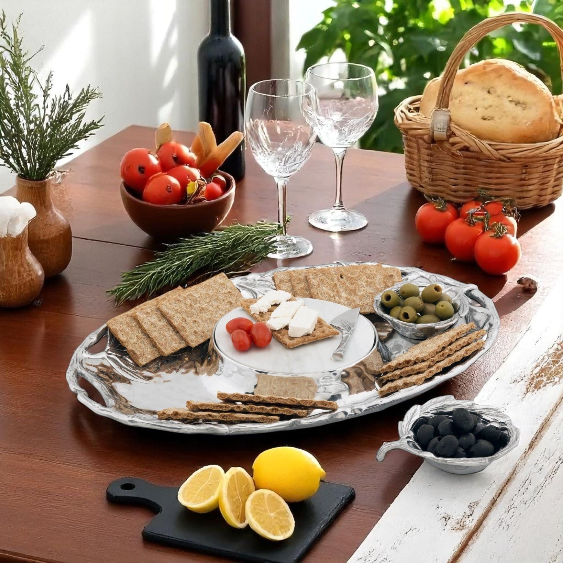 Olive Entertainment Tray - themonogram manor 