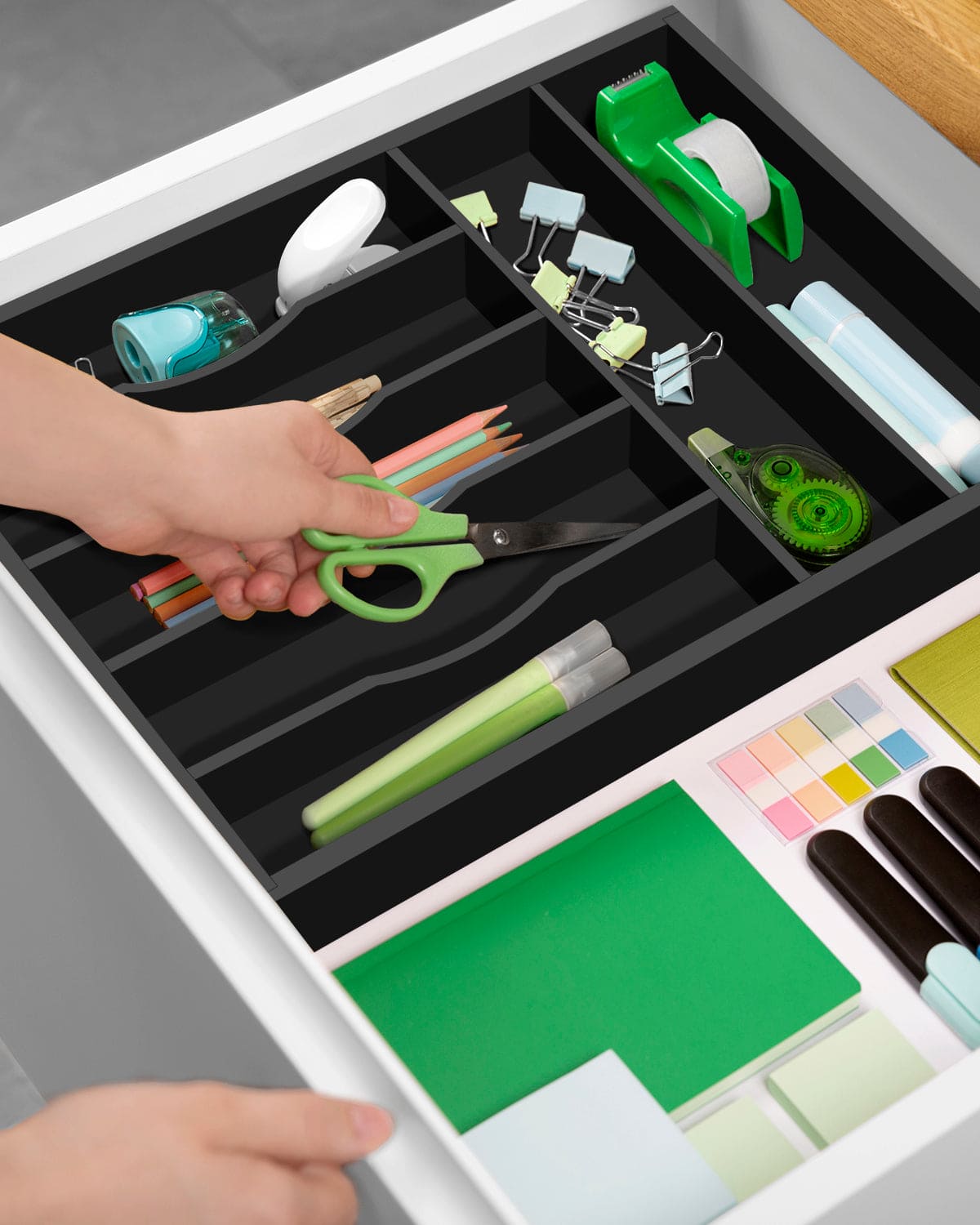 Basic Silverware Drawer Organizer, Black - themonogram manor 