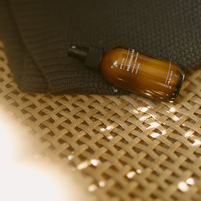 oakmoss + amber room spray - themonogram manor 