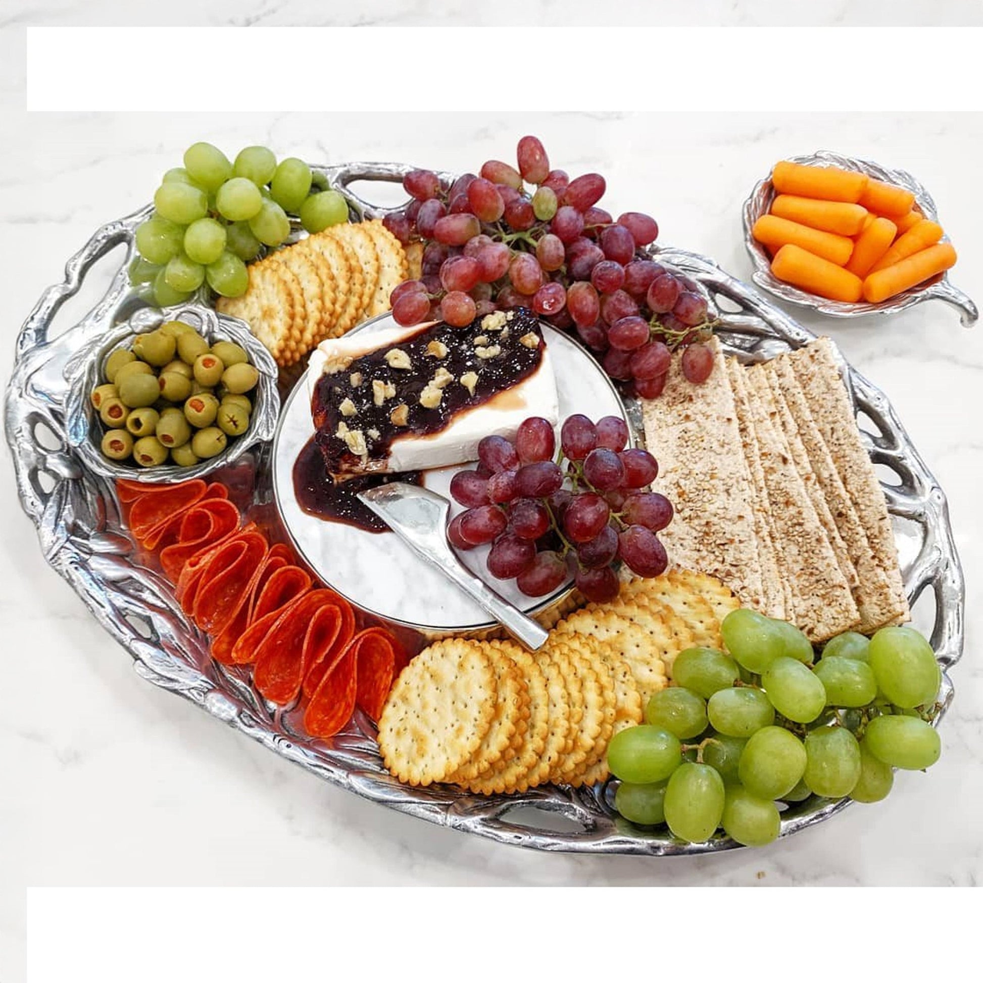 Olive Entertainment Tray - themonogram manor 
