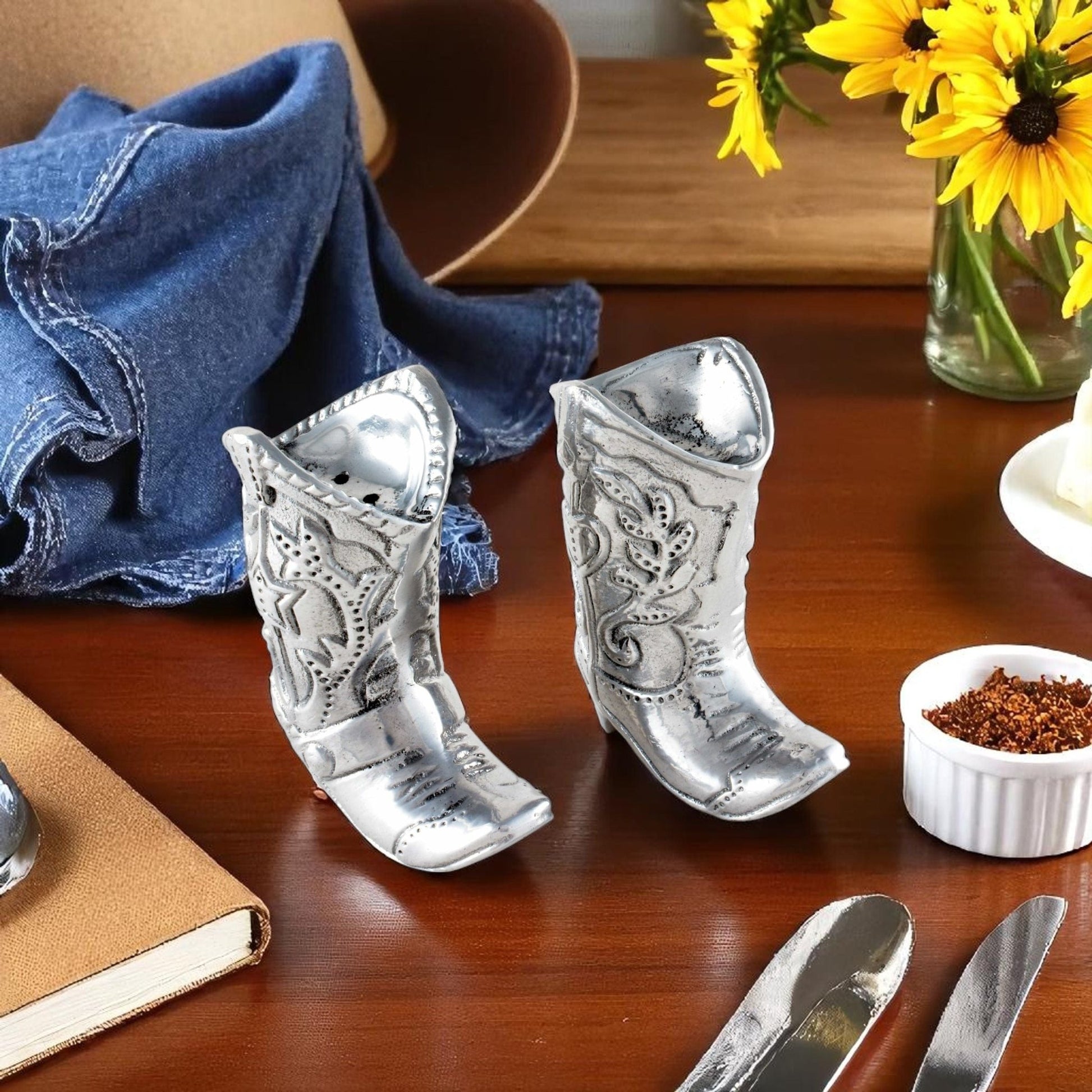 Cowboy Boot Salt and Pepper Set - themonogram manor 