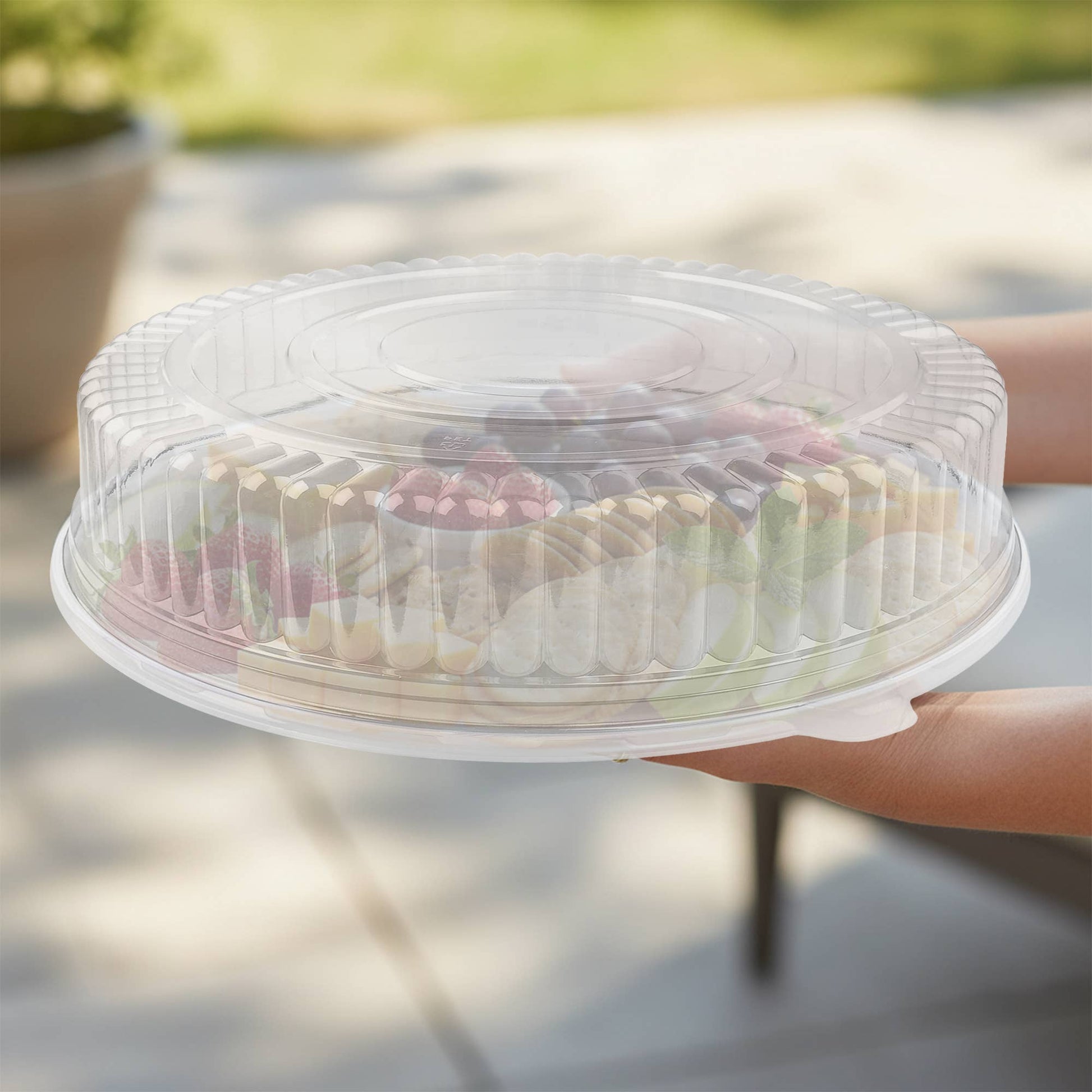 16" Clear Round Plastic Trays with Lids - 25 Sets - themonogram manor 
