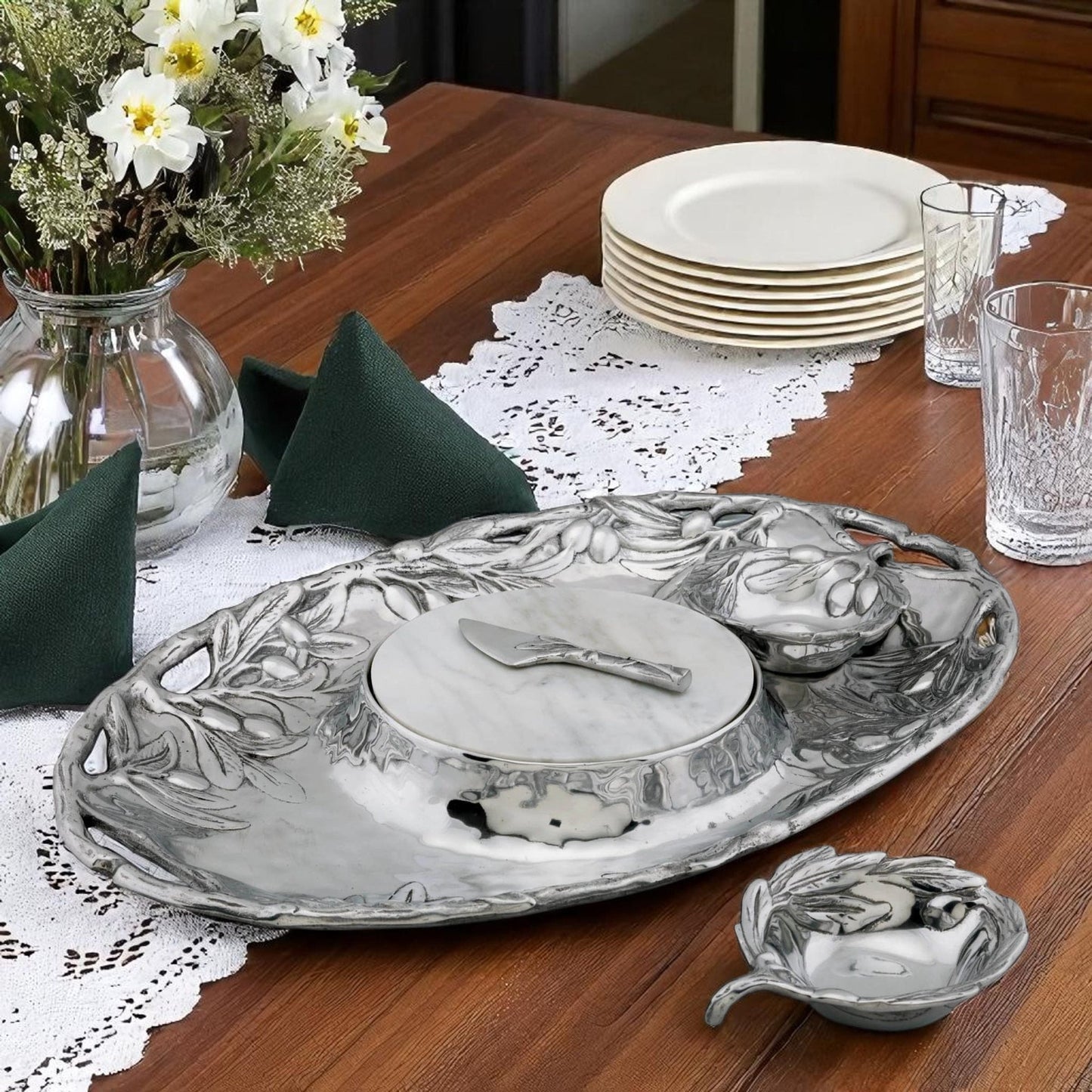 Olive Entertainment Tray - themonogram manor 